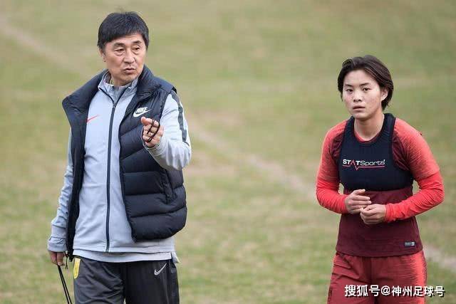 阿尔巴尼亚的悲剧：外援为何未能改变命运？